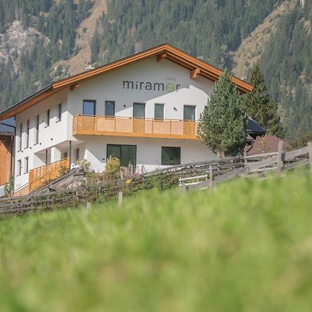 Living Miramor Racines Exterior foto